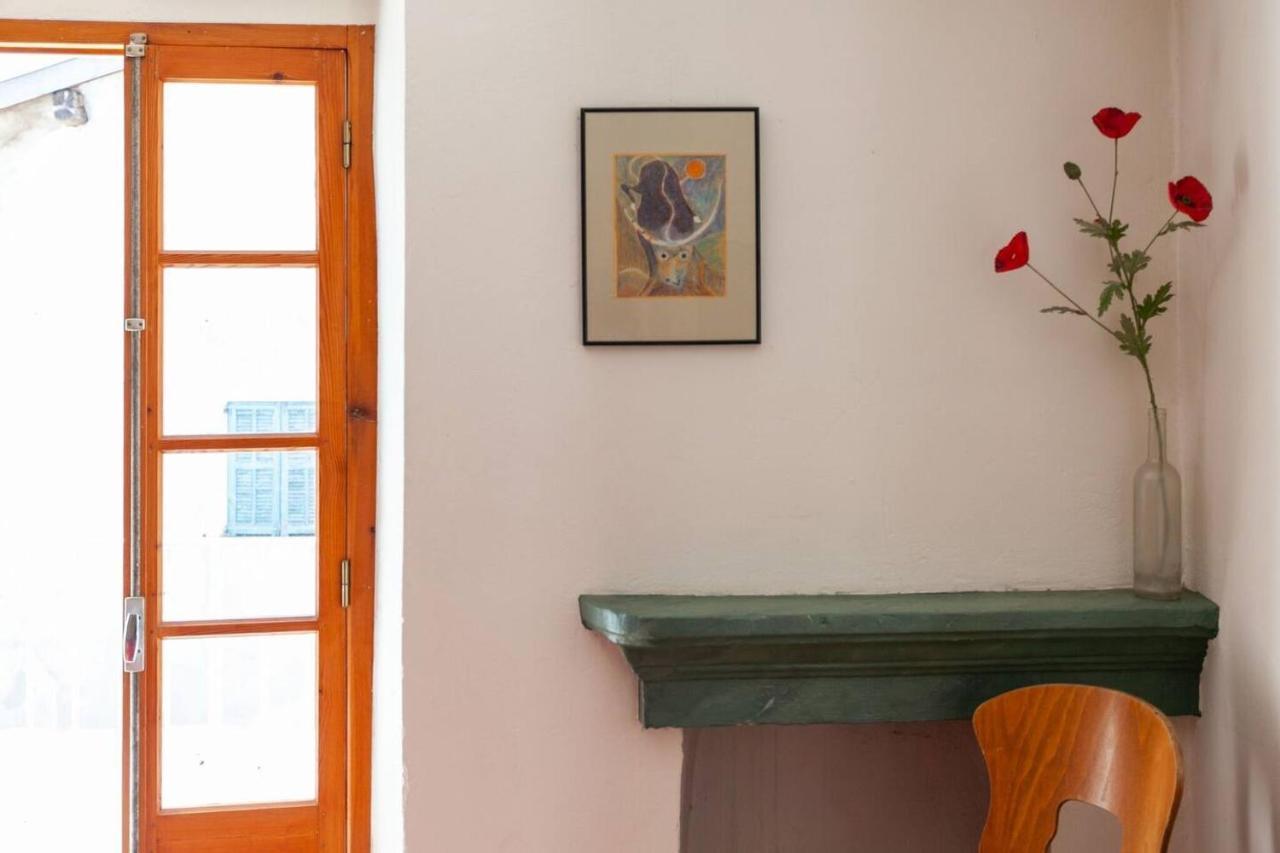 Sunny 1-Bed Apartment In Lovely Mountain Village La Brigue Екстериор снимка